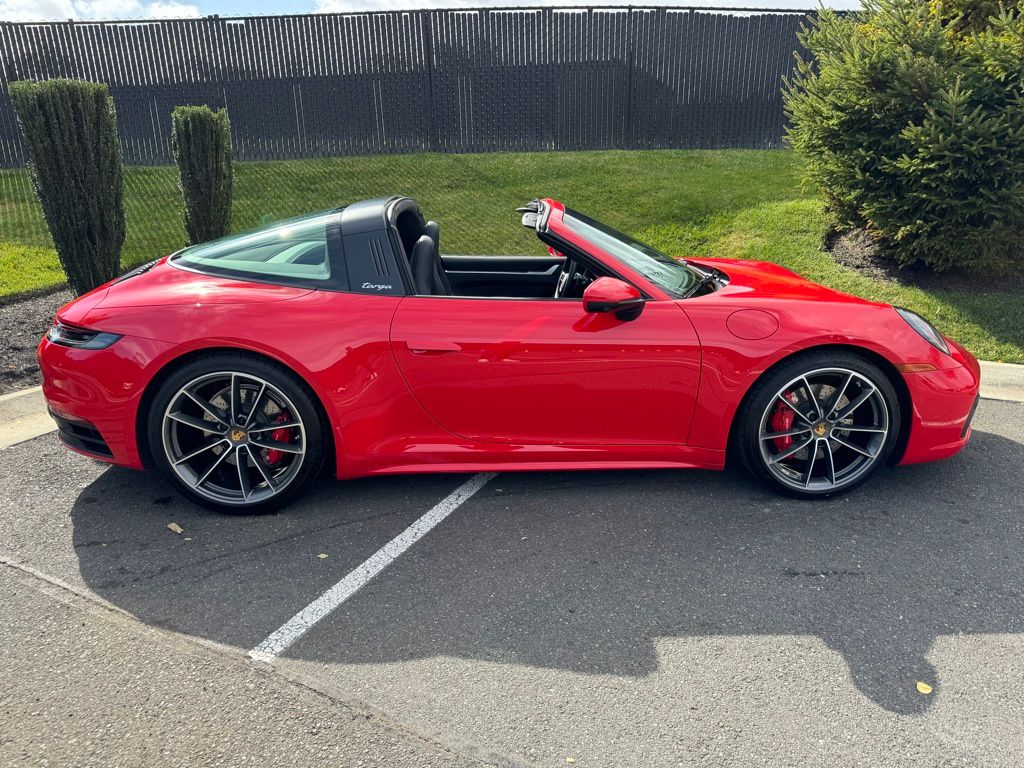 2022 Porsche 911 Targa 4S 12