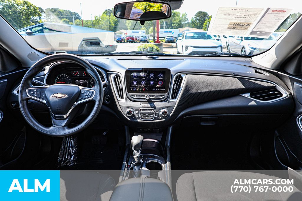 Used 2024 White Chevrolet LT image 28
