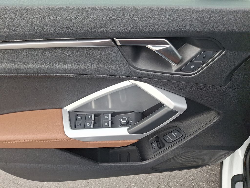 Thumbnail: 2022 Audi Q3 - 12