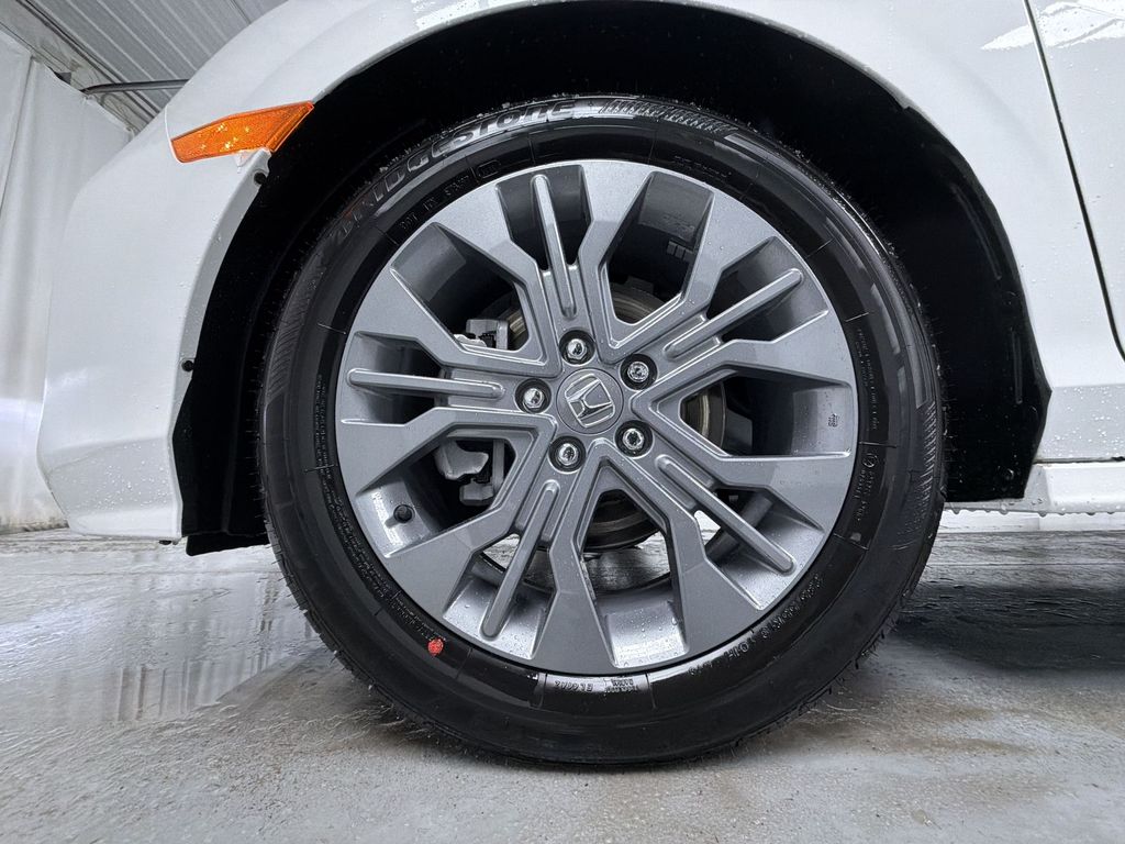 2026 Honda Odyssey Touring - Photo 14