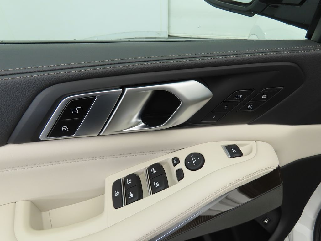 Thumbnail: 2023 BMW X5 - 23