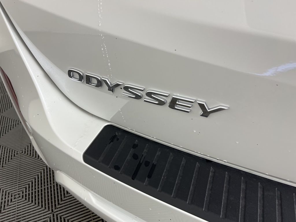 2025 Honda Odyssey Touring 24
