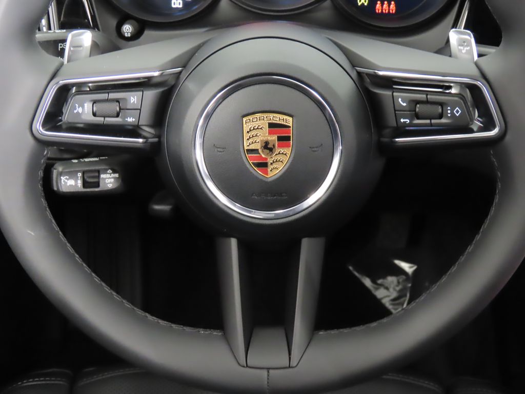 Thumbnail: 2026 Porsche Macan - 18