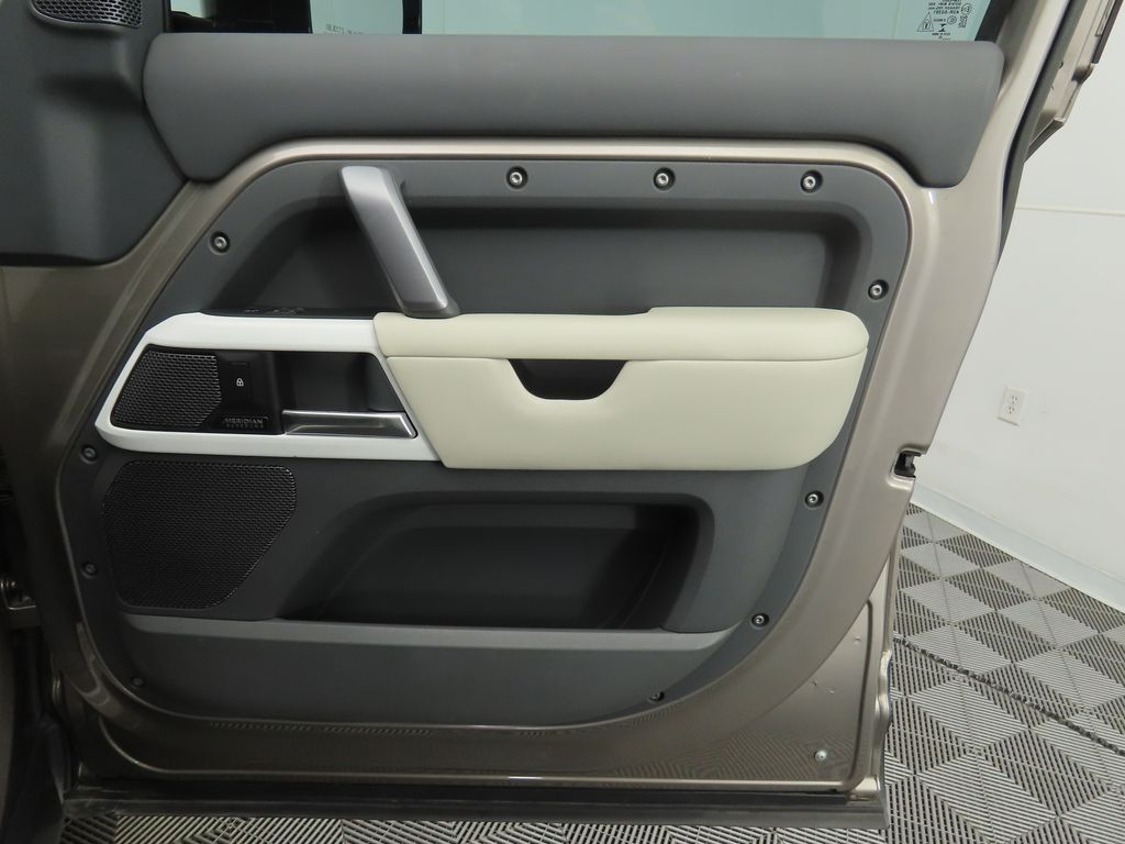 Thumbnail: 2023 Land Rover Defender - 25