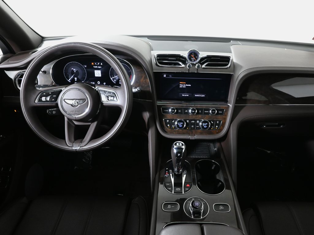 Thumbnail: 2022 Bentley Bentayga - 16
