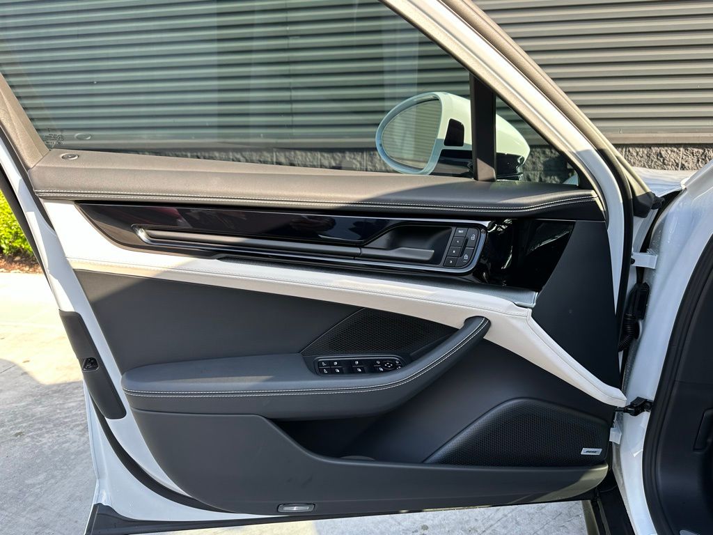 2024 Porsche Panamera  14
