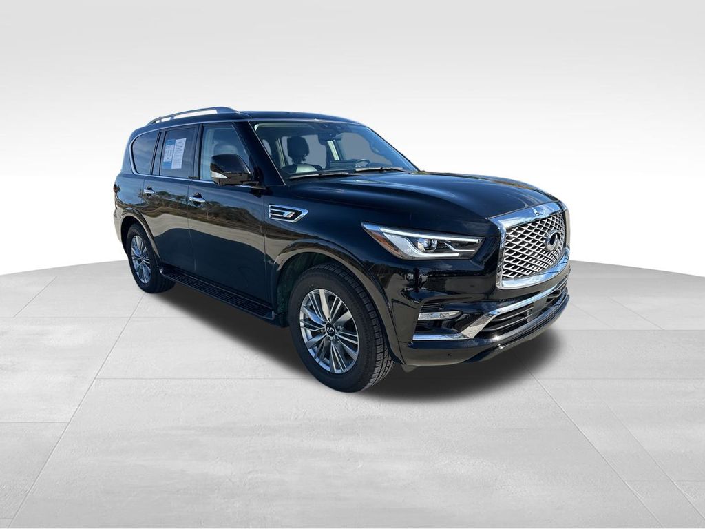 2022 INFINITI QX80 LUXE 2