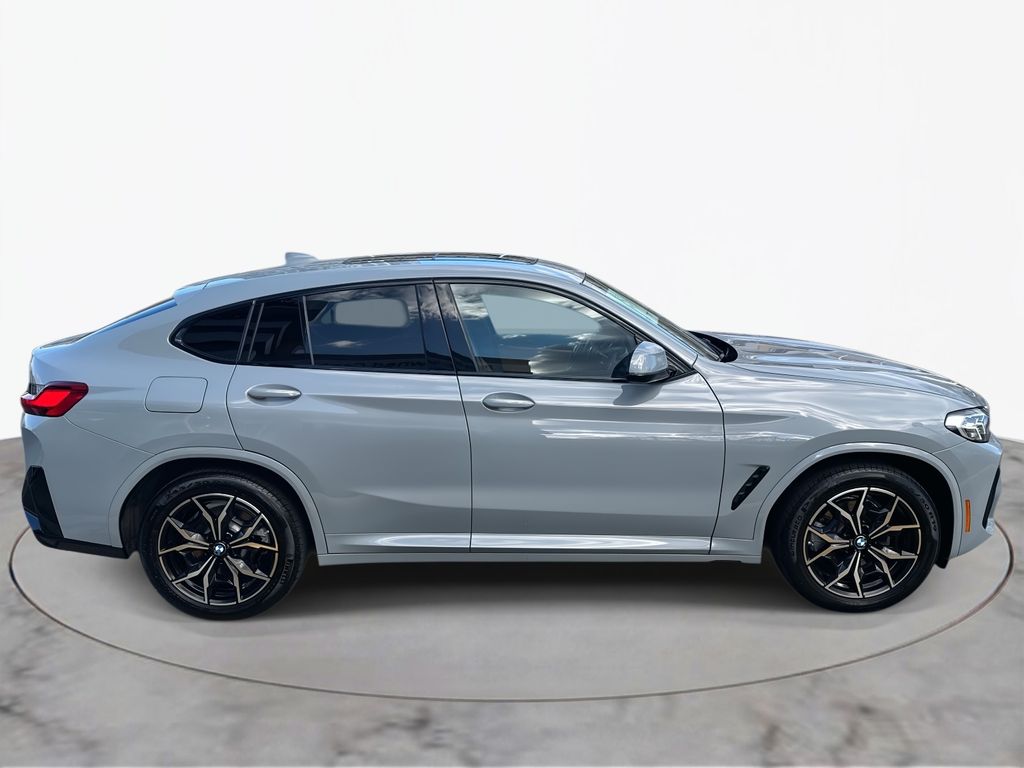 Thumbnail: 2022 BMW X4 - 8