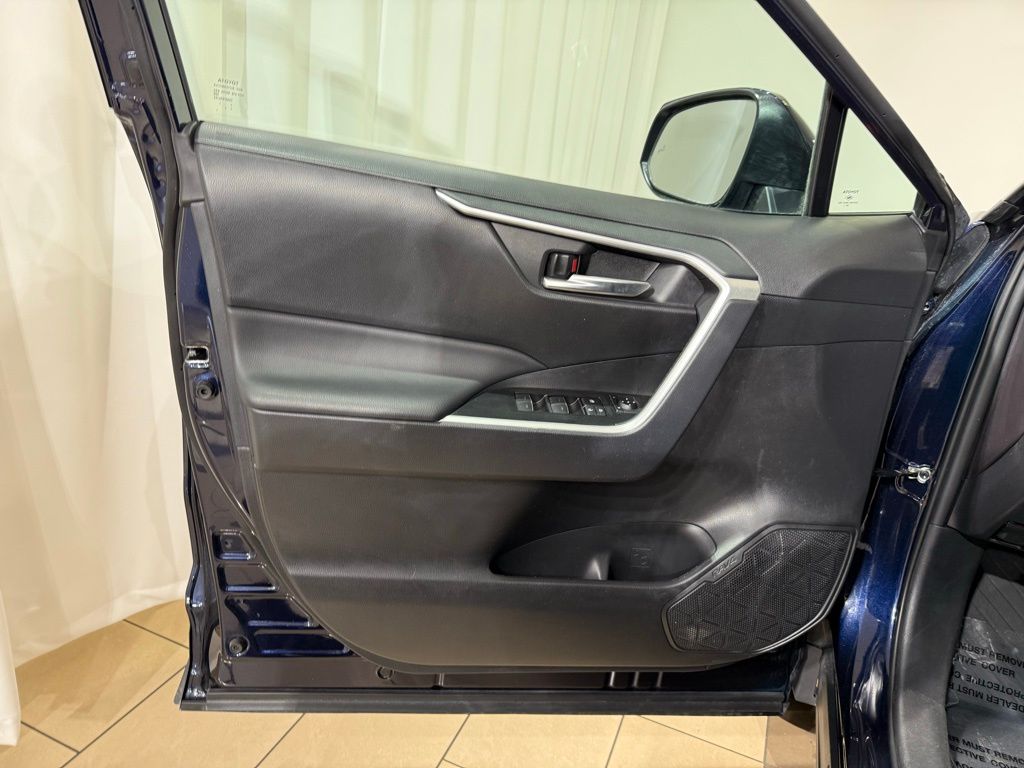 Thumbnail: 2025 Toyota RAV4 - 15