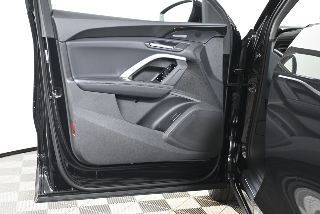 Thumbnail: 2025 Audi Q5 - 23