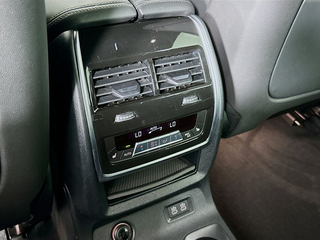 2023 BMW X7 xDrive40i 26
