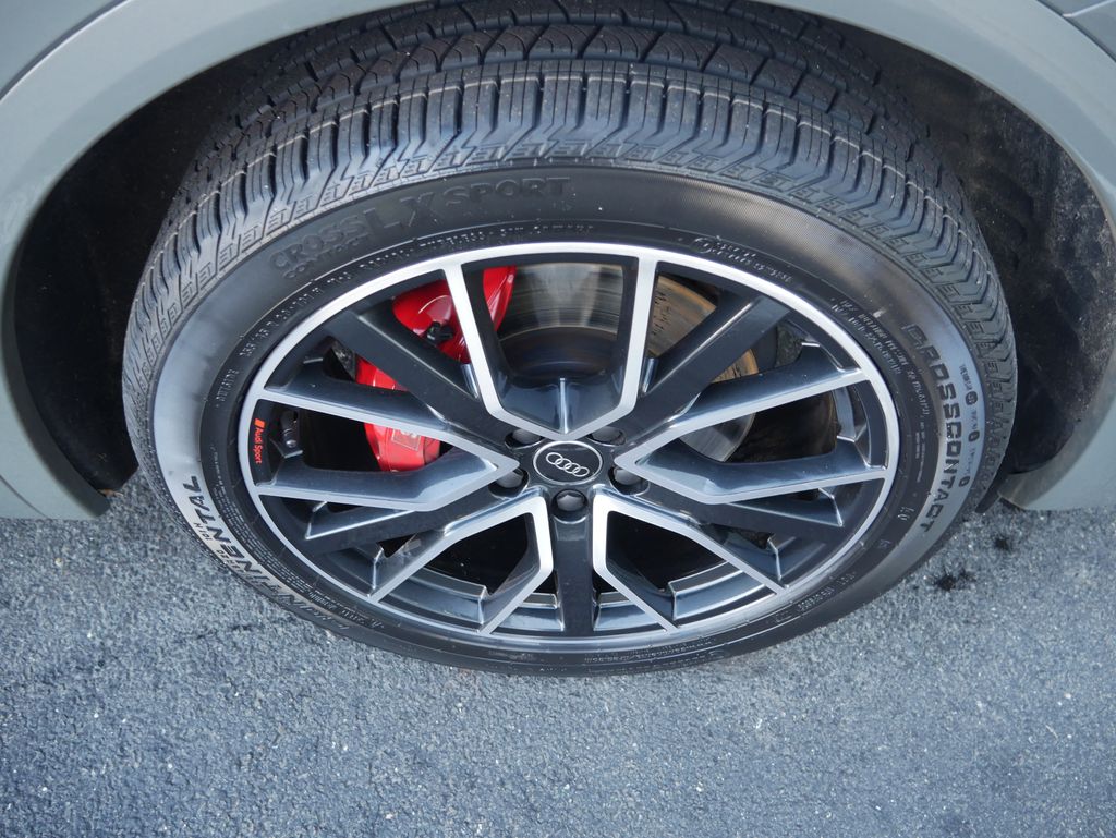 Thumbnail: 2023 Audi SQ5 - 14