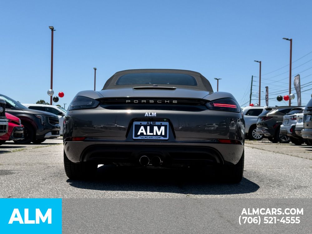 Used 2019 Grey Porsche Base image 5