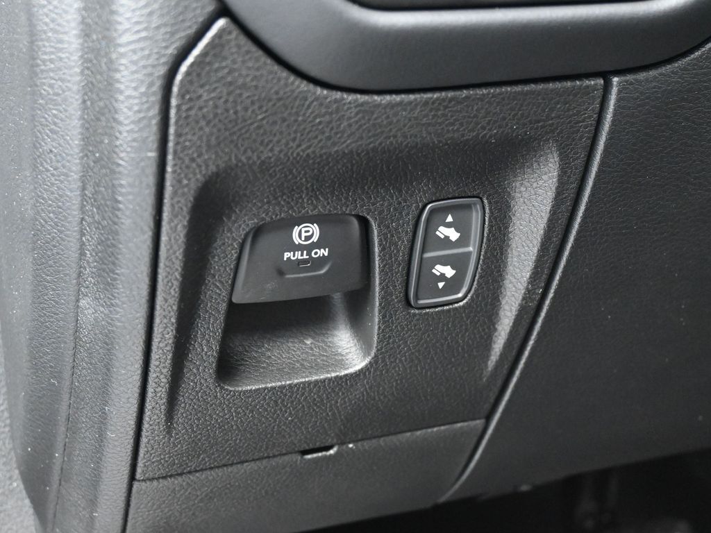 New 2026 Diamond Black Crystal Pearlcoat Ram Limited image 15