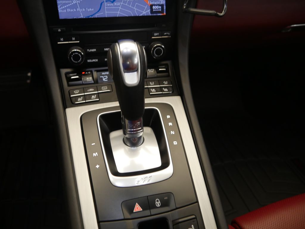 Thumbnail: 2019 Porsche 911 - 31