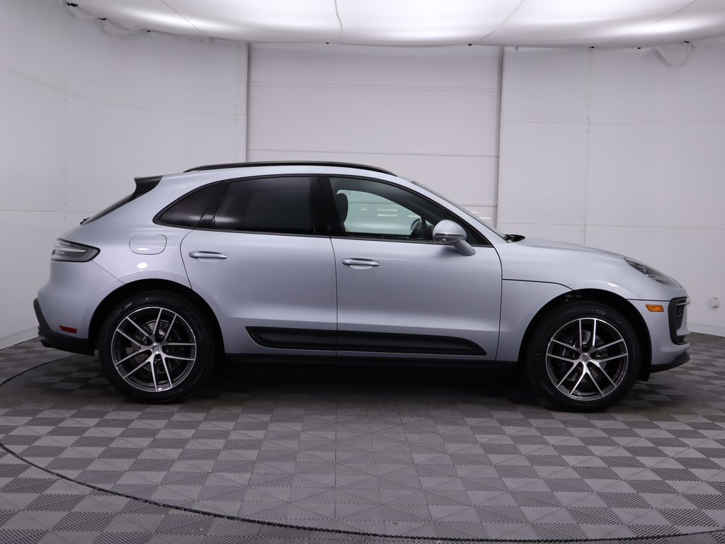 2024 Porsche Macan  4