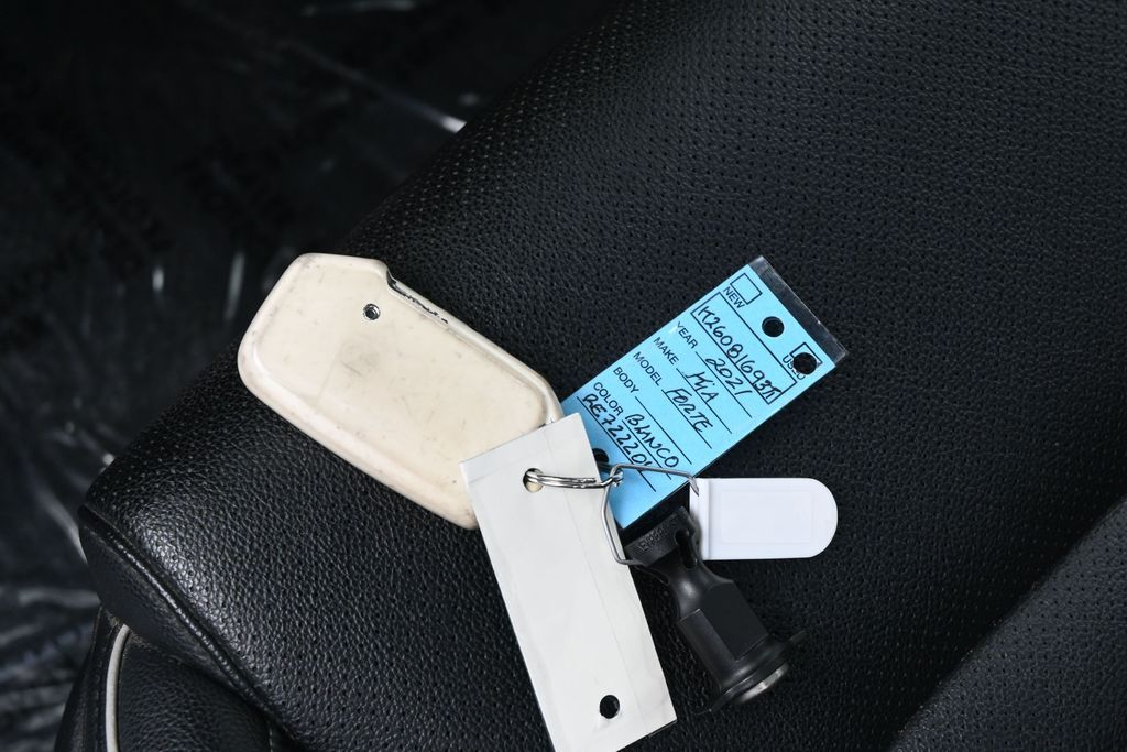 Used 2024 Snow White Pearl Kia GT-Line image 20