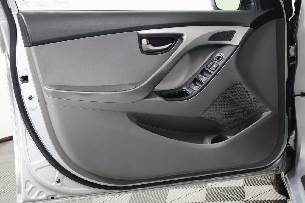 Thumbnail: 2014 Hyundai Elantra - 12
