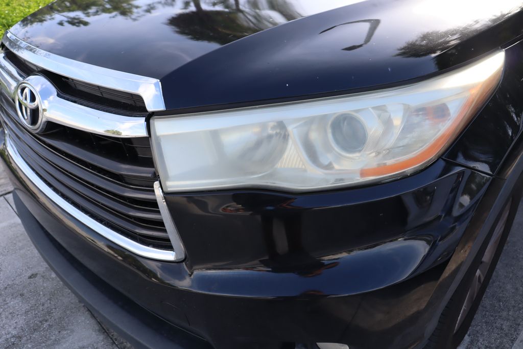 Thumbnail: 2014 Toyota Highlander - 3