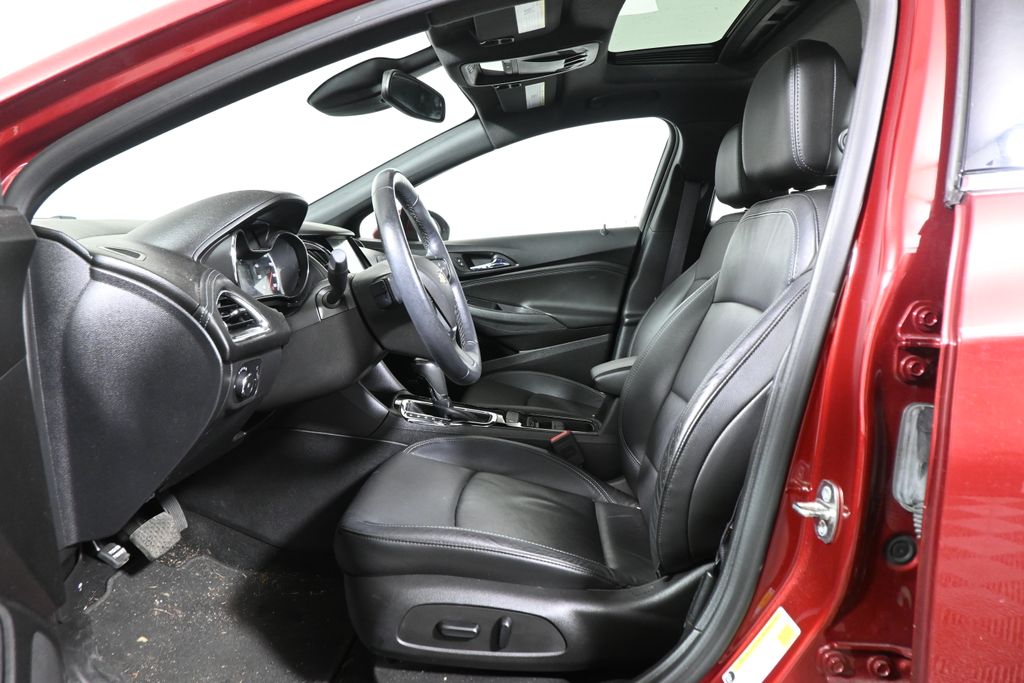 Thumbnail: 2017 Chevrolet Cruze - 3