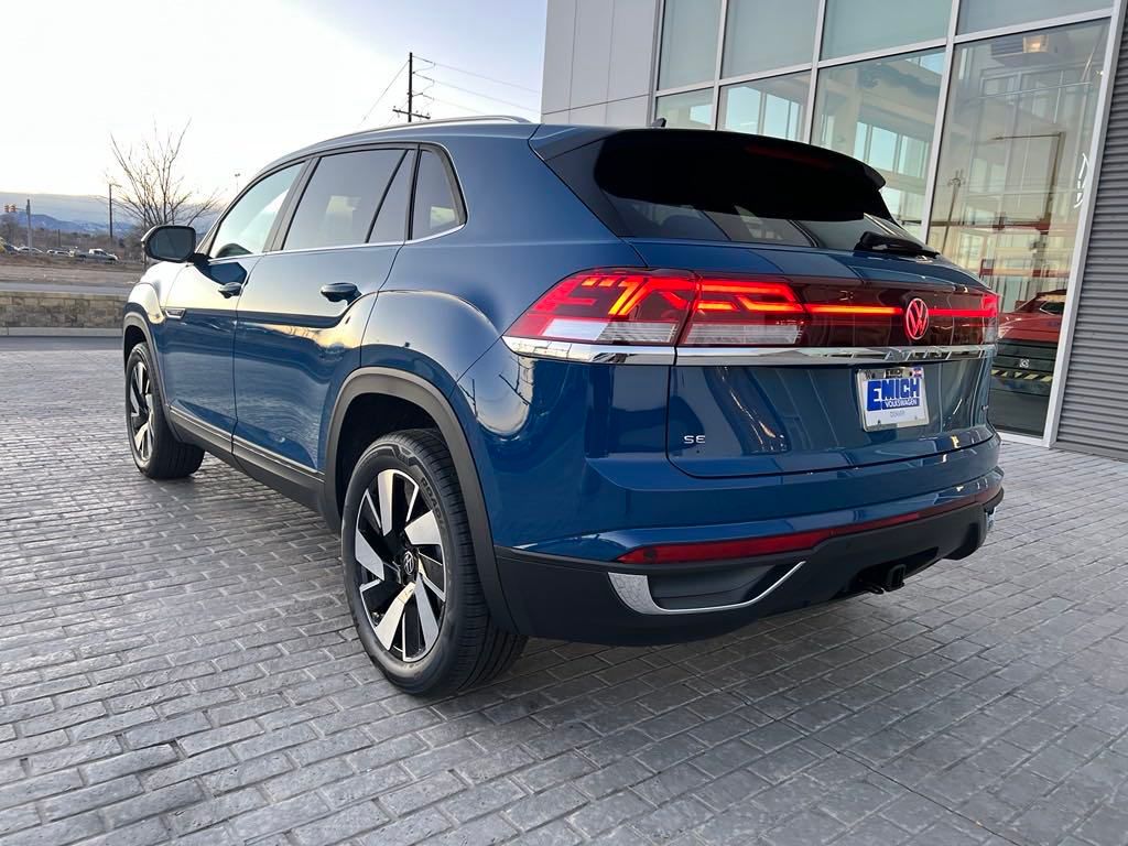 2025 Volkswagen Atlas Cross Sport 2.0T SE w/Technology photo