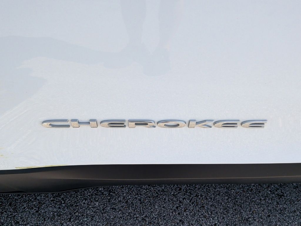 2020 Jeep Cherokee Latitude Plus White at Parkway Family Mazda