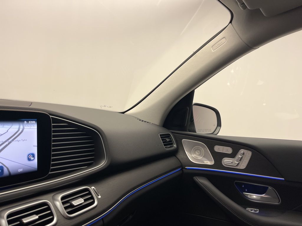 Thumbnail: 2026 Mercedes-Benz GLE - 22