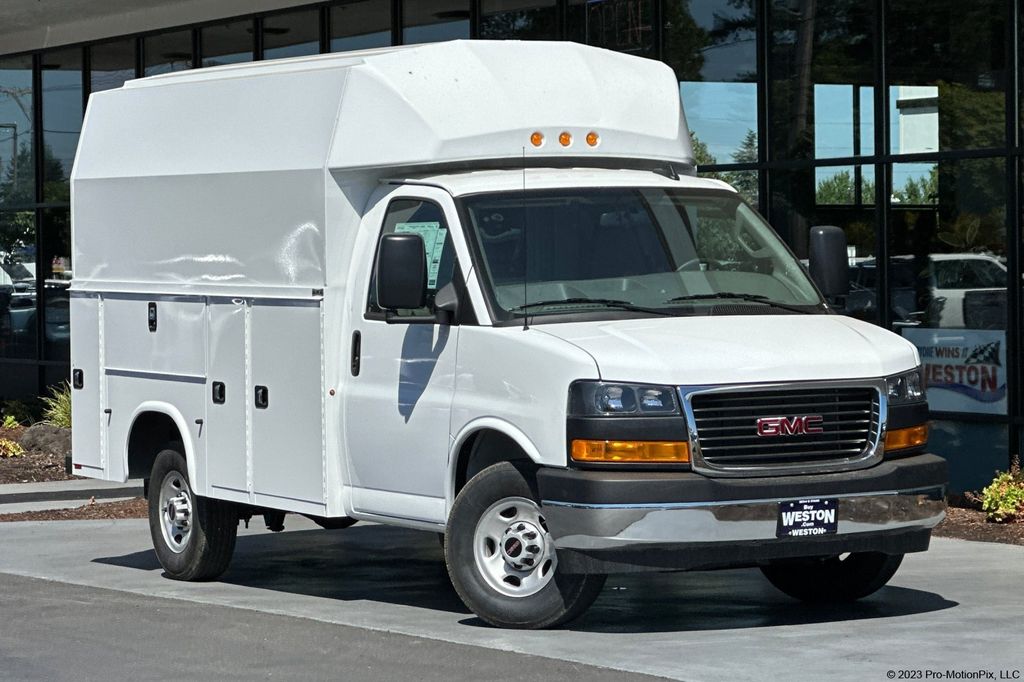 new 2025 GMC Savana 3500 car, priced at $77,333