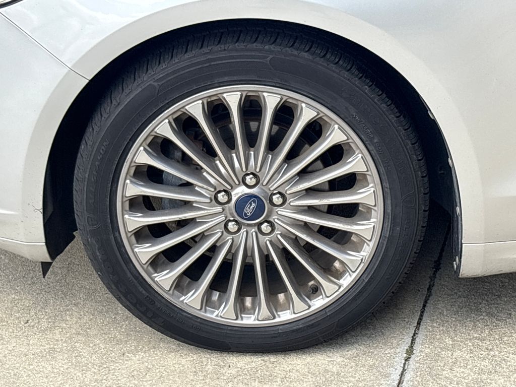 Used 2013 Silver Ford Titanium image 12