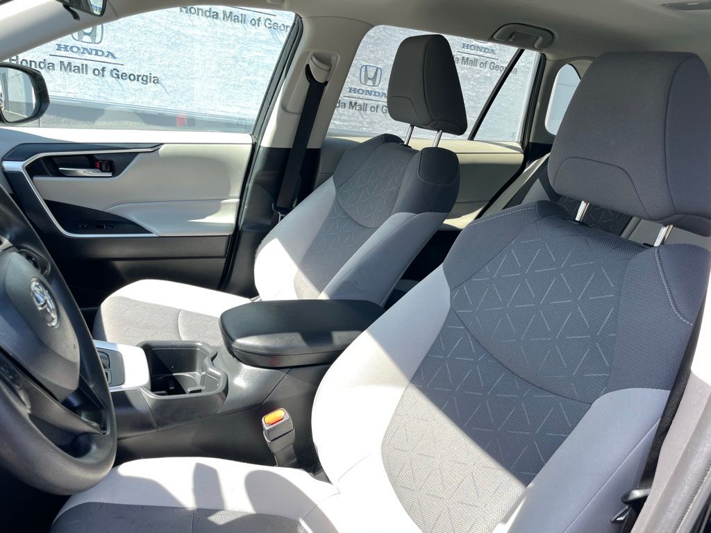 2024 Toyota RAV4 XLE 25