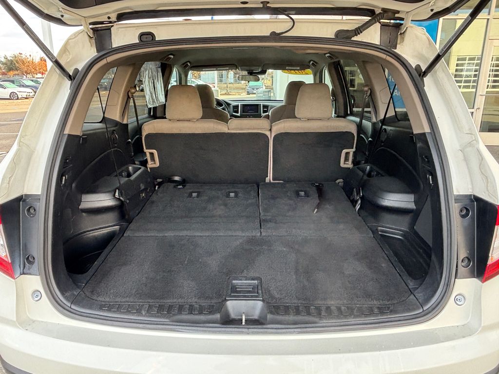 Thumbnail: 2019 Honda Pilot - 28