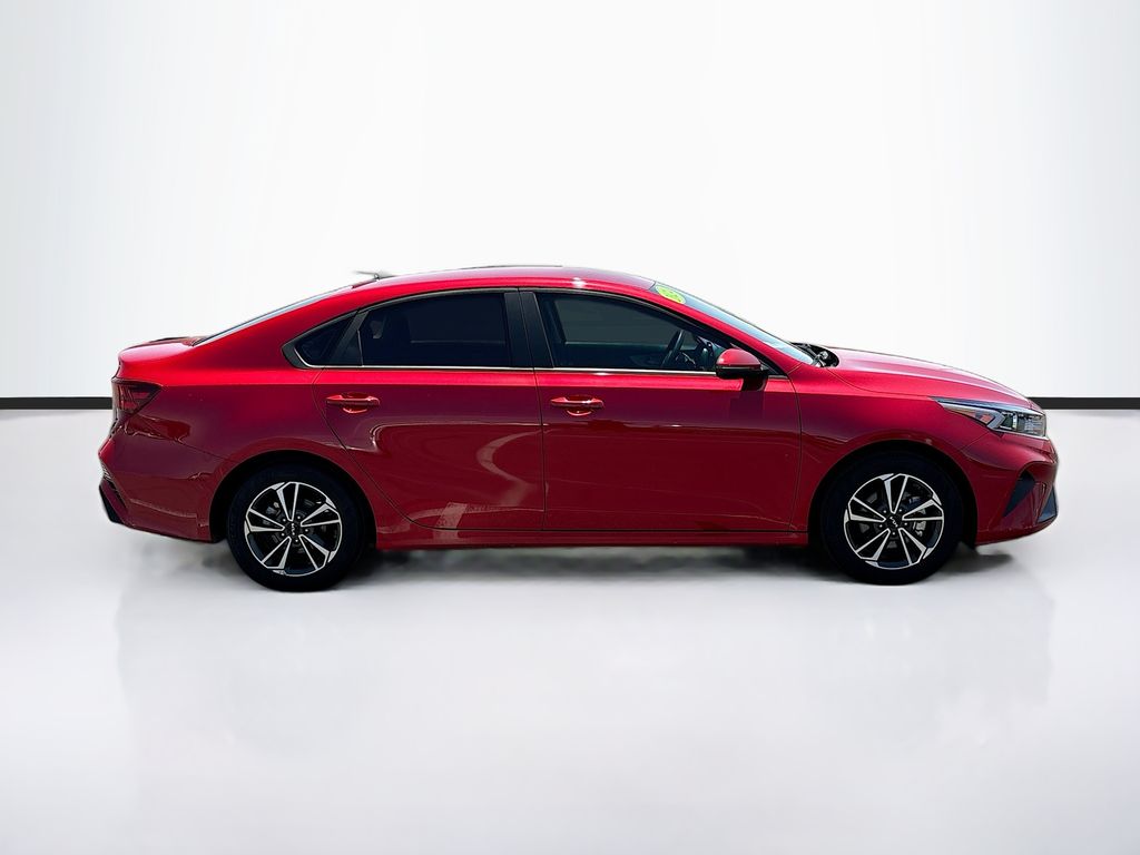Thumbnail: 2024 Kia Forte - 4