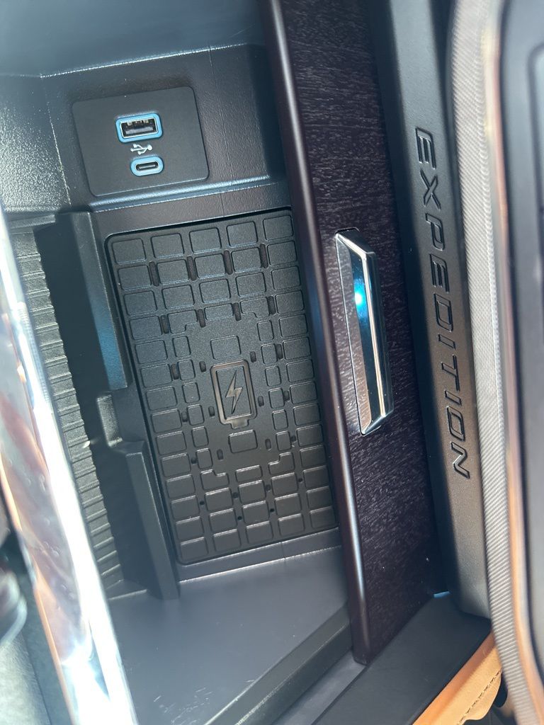2024 Ford Expedition Platinum 24
