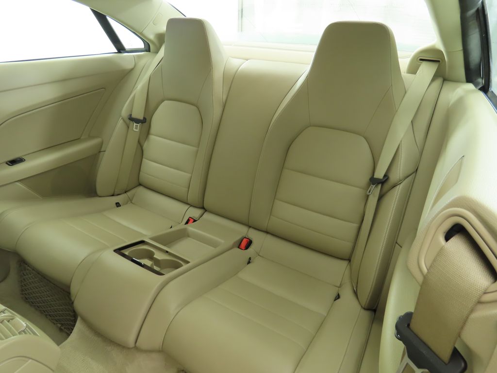 Thumbnail: 2010 Mercedes-Benz E-Class - 22