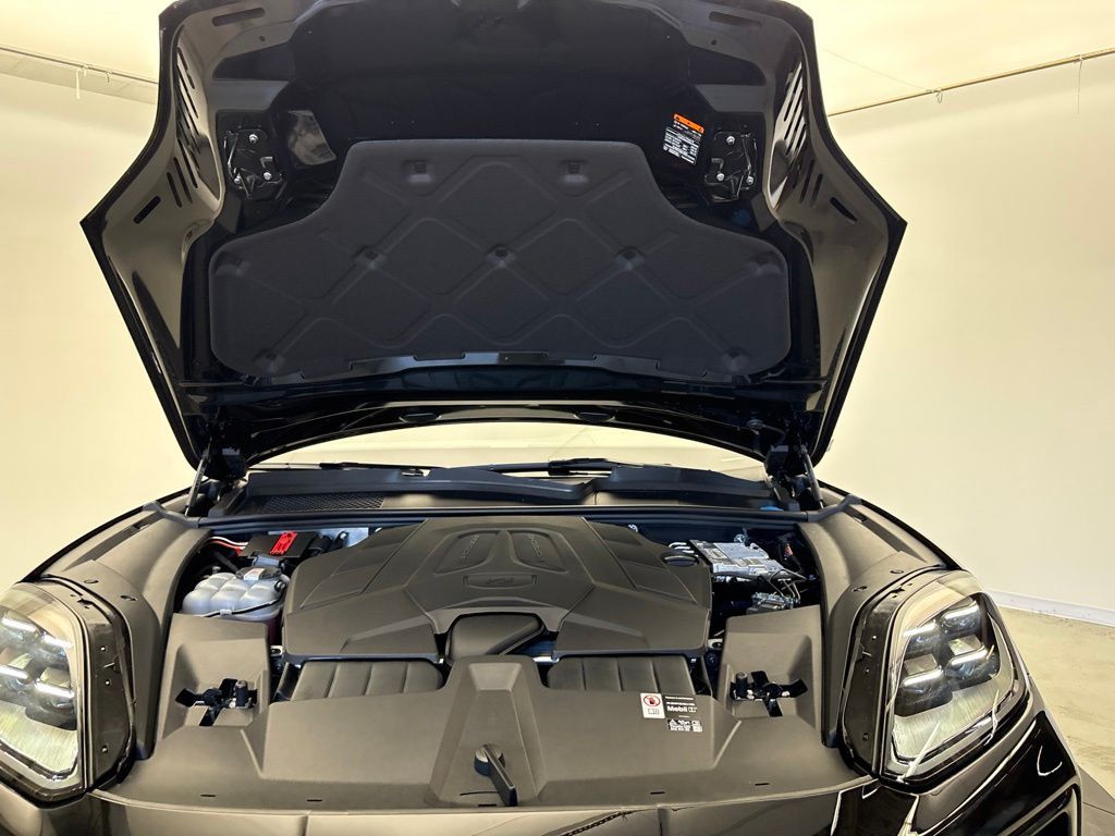Thumbnail: 2026 Porsche Cayenne - 13