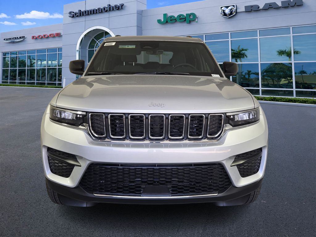 new 2025 Jeep Grand Cherokee car, priced at $26,420