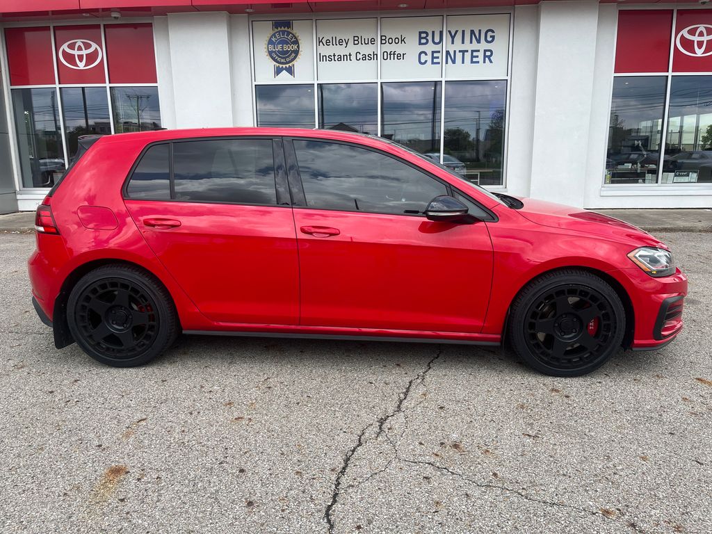 2021 Volkswagen Golf Gti 2.0T SE photo