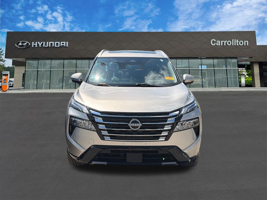 Used 2024 Gold Nissan Platinum image 2