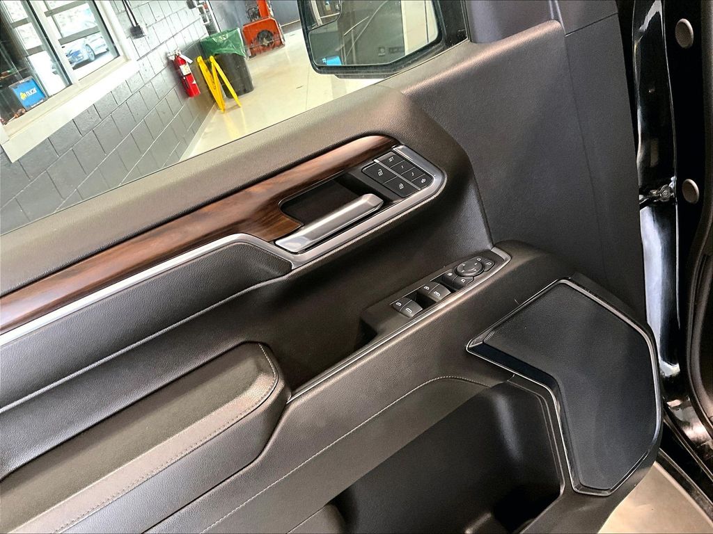 2024 GMC Sierra 1500 — photo 11