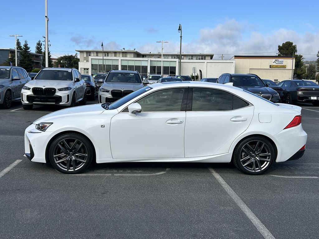 2018 Lexus IS 300 2