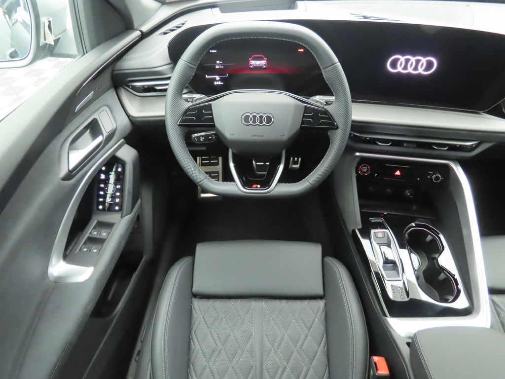 Thumbnail: 2025 Audi SQ5 - 11