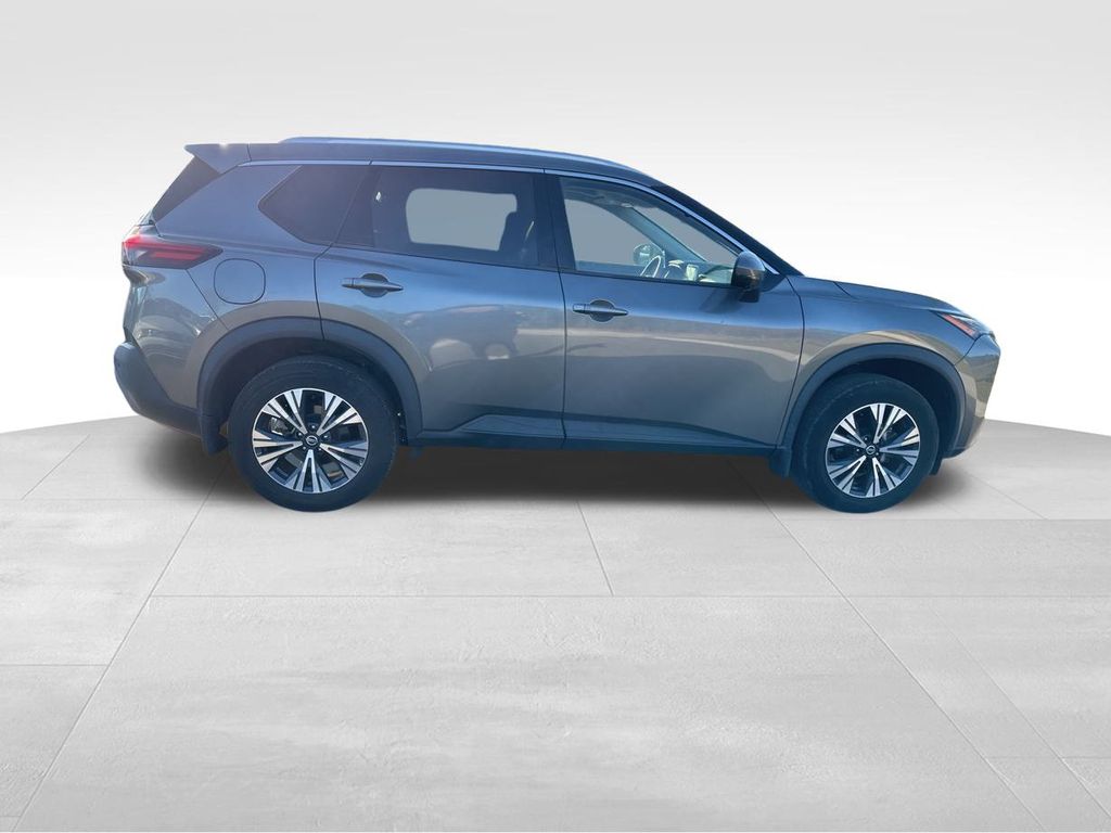 2021 Nissan Rogue SV 9