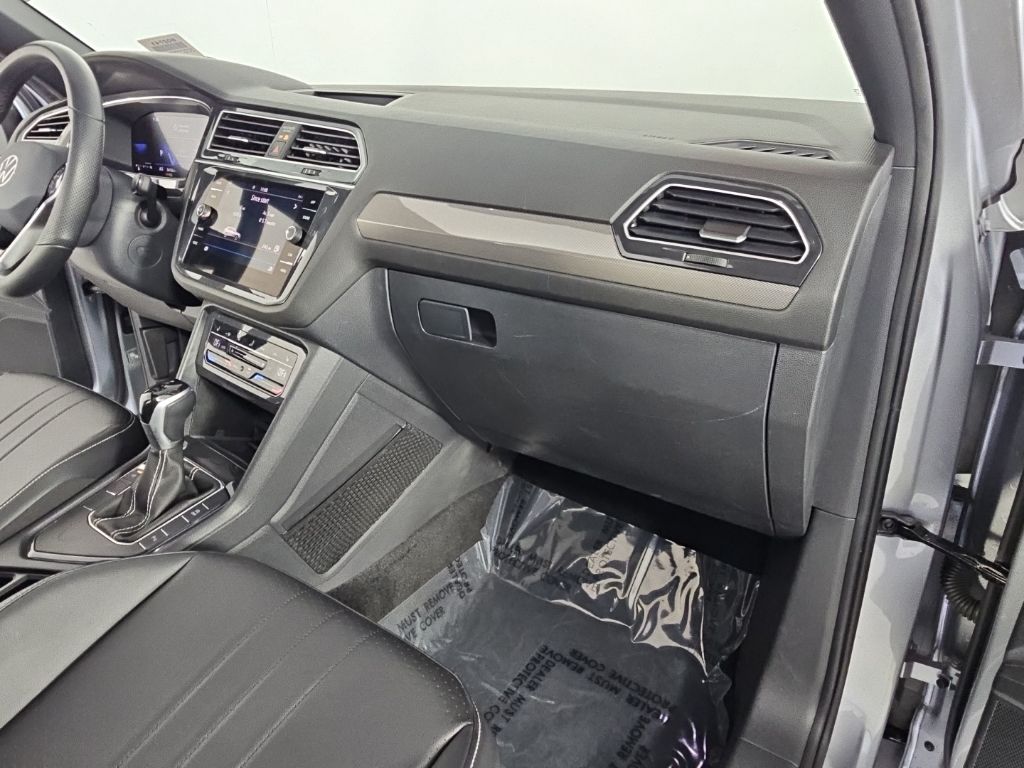 Thumbnail: 2023 Volkswagen Tiguan - 14