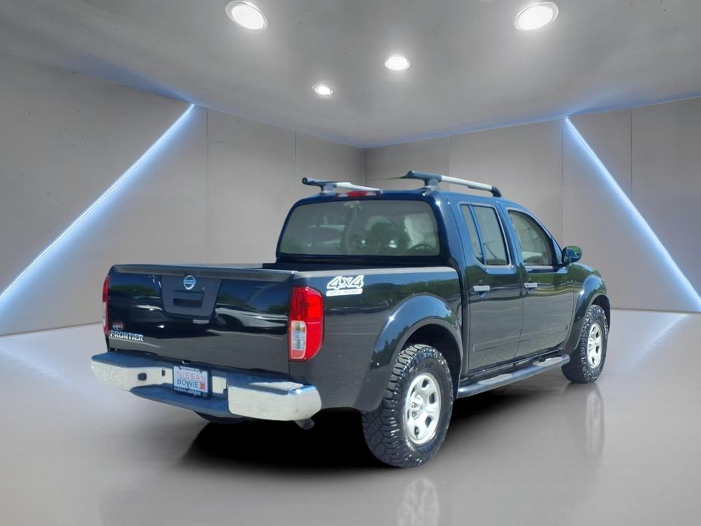 Gray (Magnetic Black) 2016 Nissan Frontier S Crew Cab Pickup Truck 4X2 6-Speed Manual Overdrive