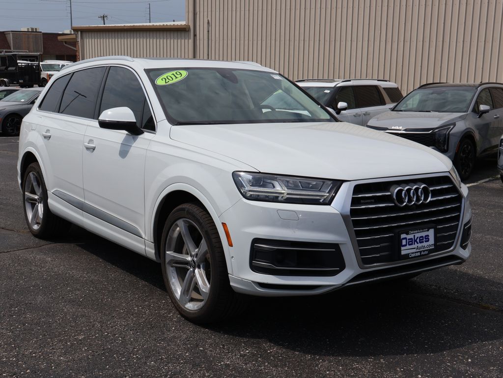  2019 Audi Q7 55 TFSI quattro Prestige   