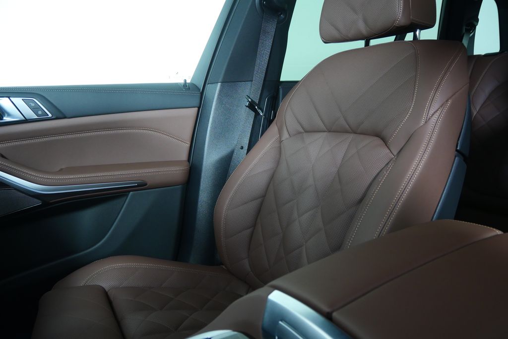 Thumbnail: 2026 BMW X5 - 21