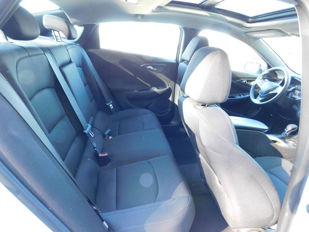 Thumbnail: 2024 Chevrolet Malibu - 5