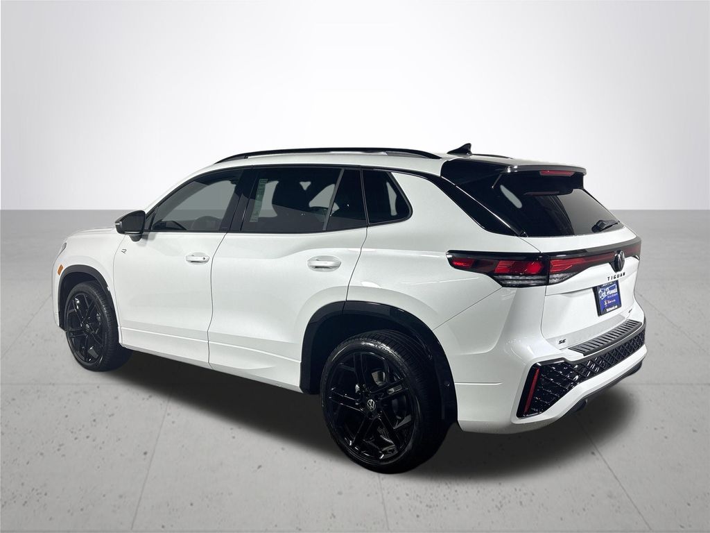 2025 Volkswagen Tiguan 2.0T SE R-Line Black