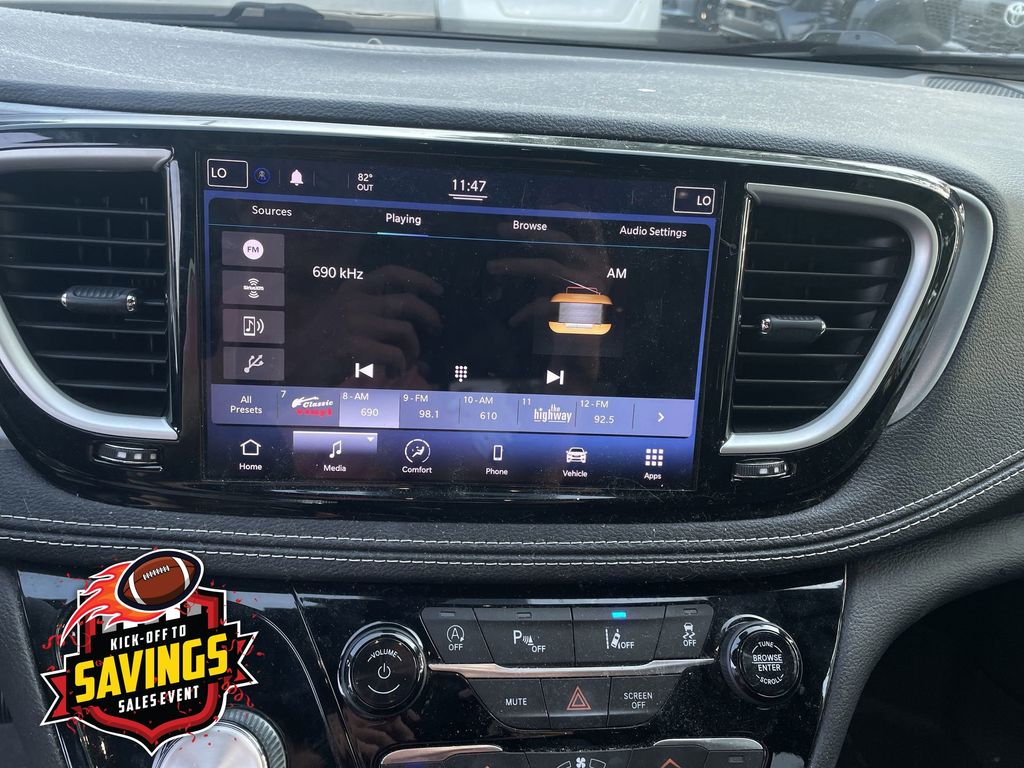 Used 2021 Chrysler Pacifica Van