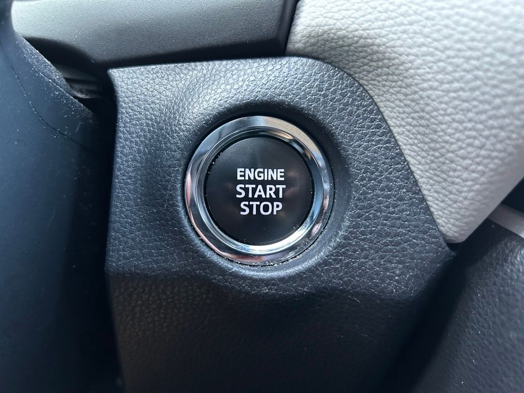 2023 Toyota RAV4 XLE Premium 28